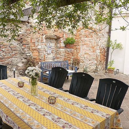 Penzion Husa Mikulov Dış mekan fotoğraf